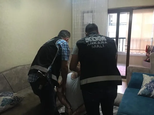 ankarada-hayalet-arac-operasyonu-15-bankadan-45-milyonluk-vurgun-1628137672592.jpg