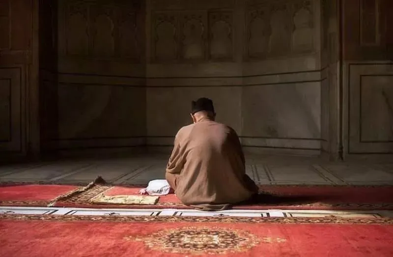 BERAT KANDİLİ'NDE YAPILACAK İBADETLER: Kandil geceleri neler yapılır, nasıl ibadet edilir, hangi dualar okunur?