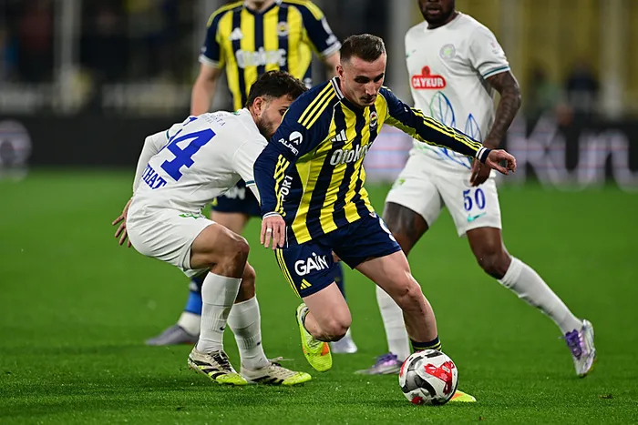 canli-super-ligde-fenerbahce-rizespor-maci-1776447407911.jpeg