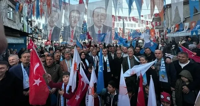 Elvanpazarcık’ta AK Parti’nin düzenlediği miting büyük coşku ile gerçekleştirildi.
