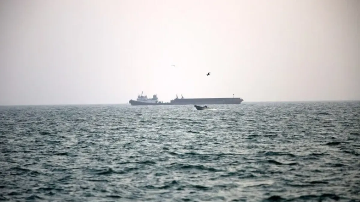 İran: Hürmüz Boğazı'nda 2 ABD gemisi ve 8 tanker hedef alındı