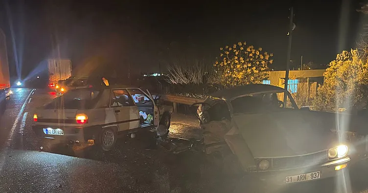Osmaniye iki otomobil çarpıştı: Ölü ve yaralılar var