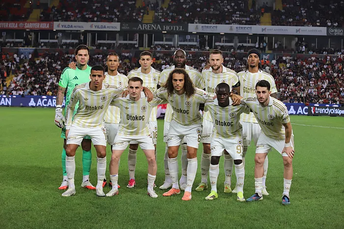 canli-gaziantep-fk-fenerbahce-macta-ikinci-yari-oynaniyor-1789410661232.jpeg
