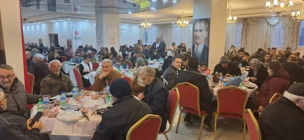 vakif-sofrasi-her-gun-600-kisi-ayni-iftarda-bulusuyor-1771691996288.jpg