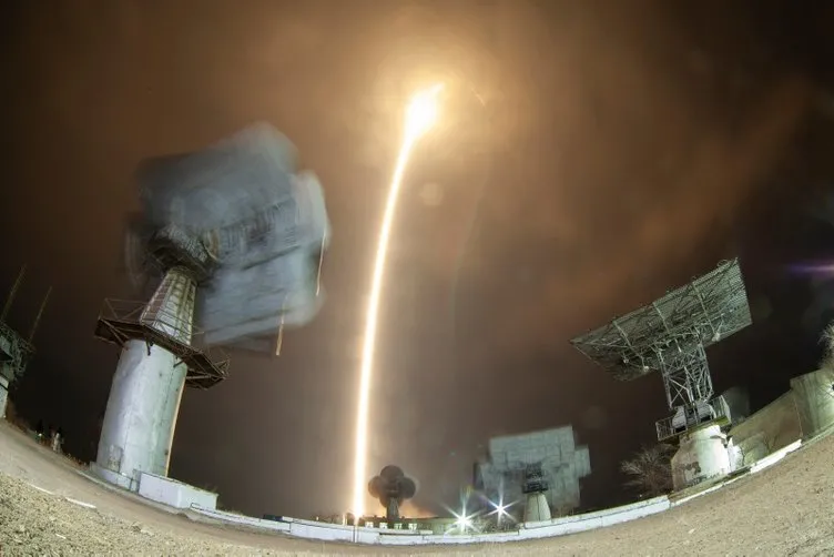 Tarihte ilk kez 2 kadın uluslararası uzay üssünde görev yapacak