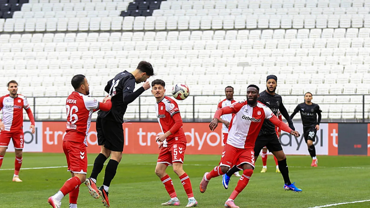 Sivasspor, Manisa FK'yi tek golle yıktı!