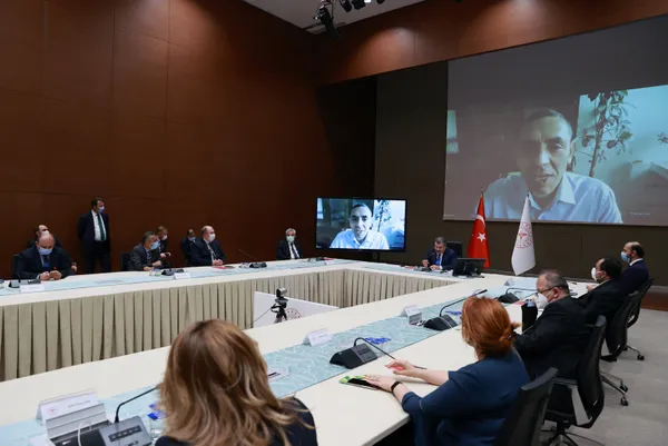 Son dakika: BioNTech’te 2. doz aşılama 12 hafta sonra
