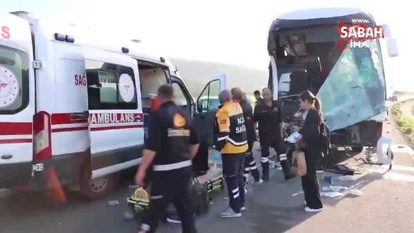 Yolcu otobüsü kamyonetle çarpıştı: 17 yaralı | Video