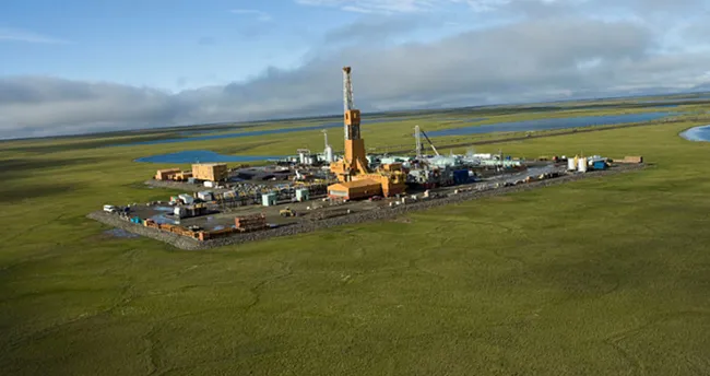 Alaska’da petrol sondaj platformu devrildi: Alevler etrafı sardı