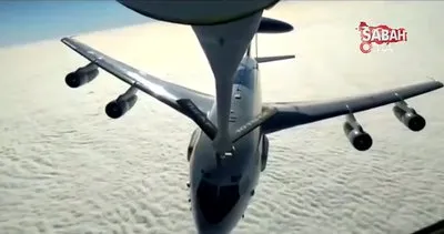 Türk Hava Kuvvetlerine ait KC-135R tanker uçağı Romanya üzerinde E-3A AWACS uçağına yakıt ikmali yaptı | Video