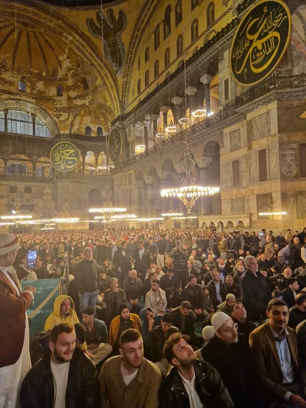 istanbulda-bayram-namazi-1743314026156.jpg