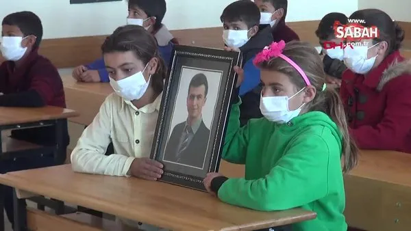 Tunceli'de PKK'lı teröristlerin şehit ettiği Necmettin öğretmenin Şanlıurfa'daki okulunda hüzünlü anma | Video