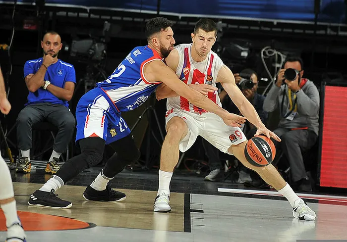 son-dakika-anadolu-efes-avrupaya-galibiyetle-basladi-1665173349619.jpg