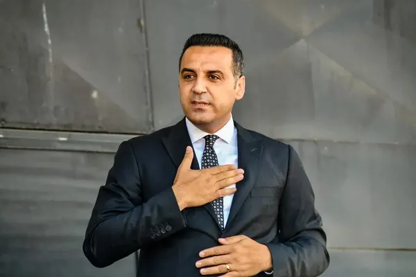 cigli-belediye-baskaninin-makam-aracina-silahli-saldiri-baskan-onur-emrah-yildizin-makam-aracina-silahli-saldi-1787242755788.jpg