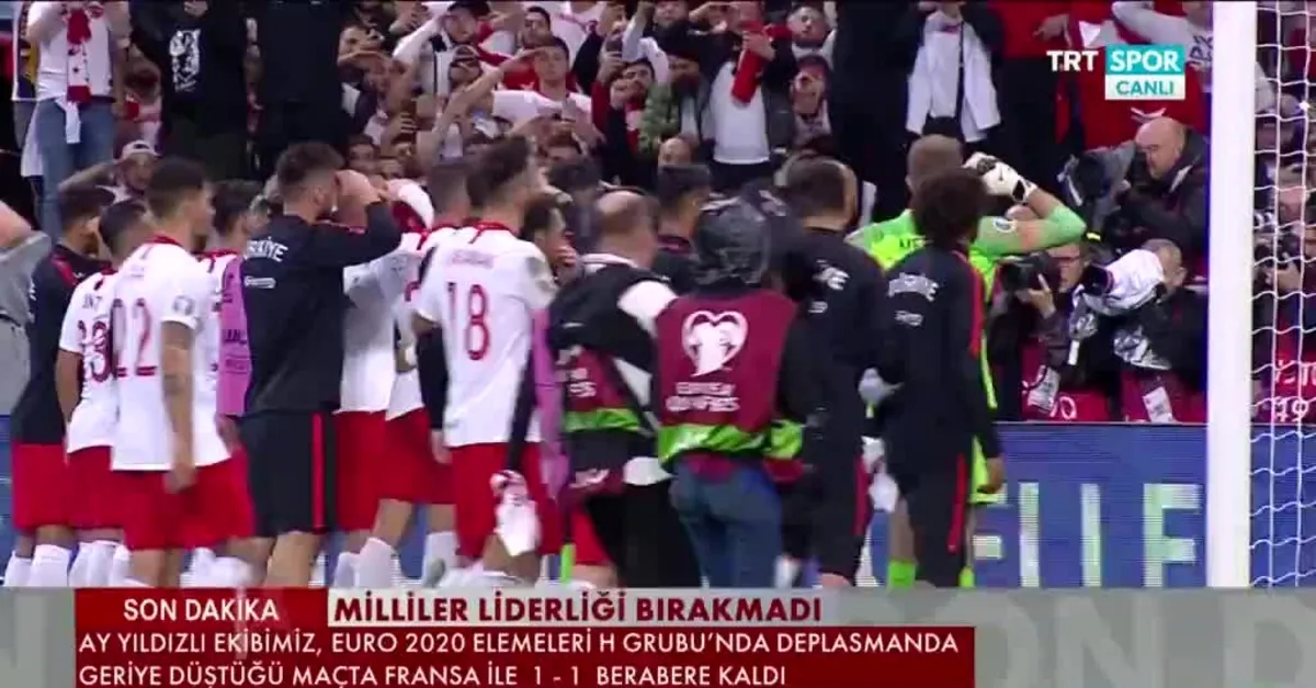 Fransa Maçı Asker Selamı - Asker Selamindan Dolayi Fransa Da Turkiye