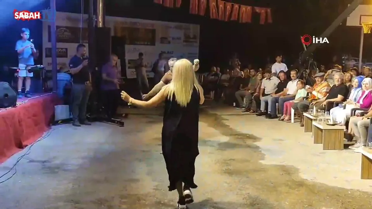 Antalya’daki festivalde sanatçının kafasına drone çarptı | Video