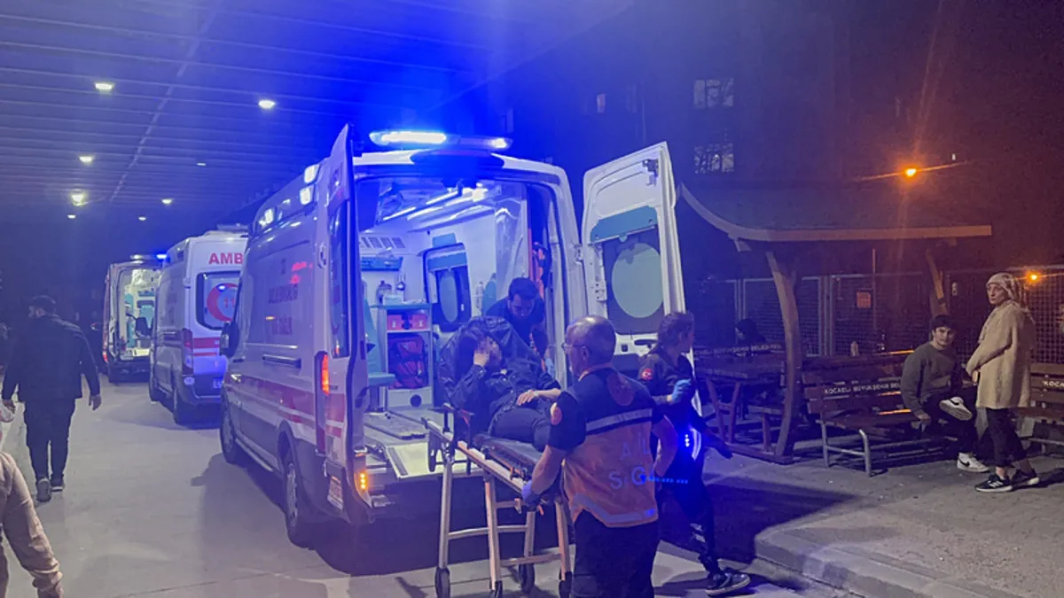 Kocaeli’de genç kızların kavgasından bıçaklar konuştu: 1 yaralı! Kocaeli’de genç kızların kavgasından bıçaklar konuştu: 1 yaralı!