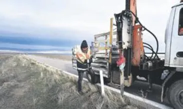 Köy yollarına kedi gözü
