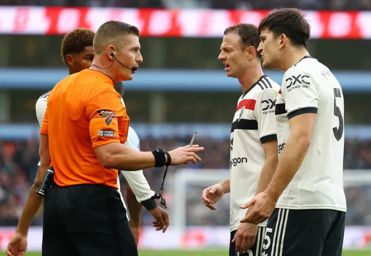 SON DAKİKA HABERLERİ: Fenerbahçe maçı öncesi yeni hoca geliyor! Manchester United’da olay değişim: Erik Ten Hag’ın yerine efsane isim…