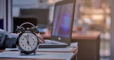 KAMU ÇALIŞMA SAATLERİ 2023 SON DURUM: Memur çalışma saatleri düşüyor mu, kısalıyor mu? Memur mesai saatleri değişiyor mu, memurlar günde kaç saat çalışacak?