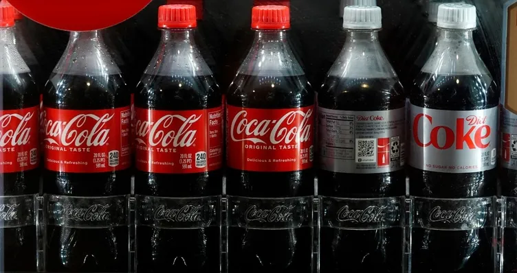 Avrupa’da kırmızı alarm: Tüm Coca-Cola ürünleri toplatılıyor: Tehlikeli madde tespit edildi