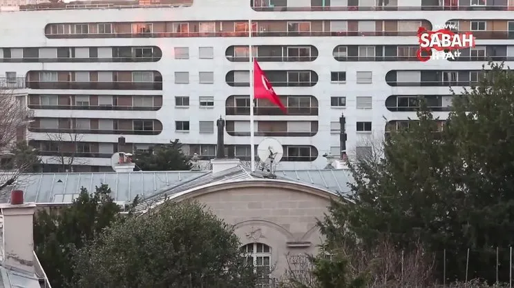 Türkiye'nin Paris Büyükelçiliğinde Türk bayrağı yarıya indirildi | Video