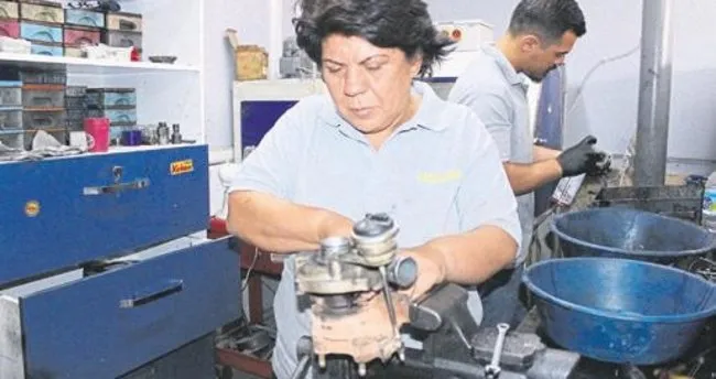 Ev Islerini Birakti Turbo Tamir Ediyor Egeli Sabah Haberleri