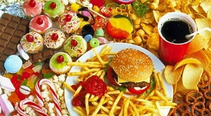 Son dakika: Sağlık Bakanlığı açıkladı! Çocuklara yönelik, turuncu listedeki gıdalara uyarı, kırmızı listedekilere yasak geliyor!