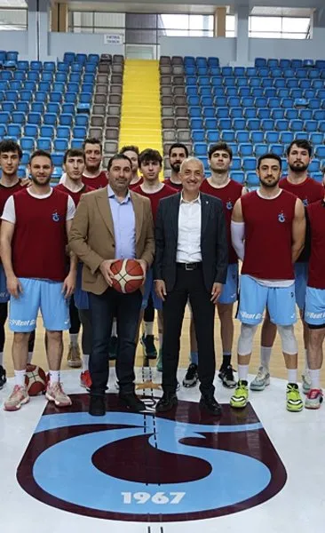 Trabzonsporlu yöneticilerden basketbol takımına ziyaret