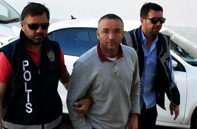 O birlikteki FETÖ’cü hain yakalandı - 1