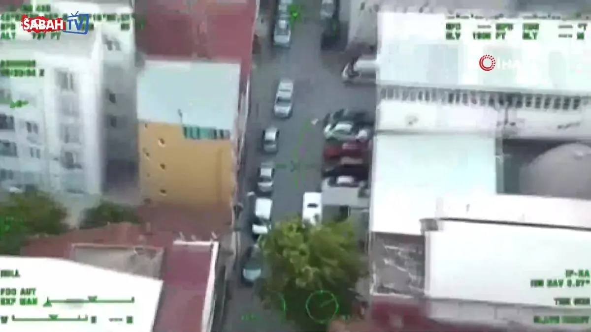Kapıları koçbaşlarıyla kırdılar, çatı katında uyuşturucu yakaladılar! | Video videosunu izle Kapıları koçbaşlarıyla kırdılar, çatı katında uyuşturucu yakaladılar! | Video videosunu izle