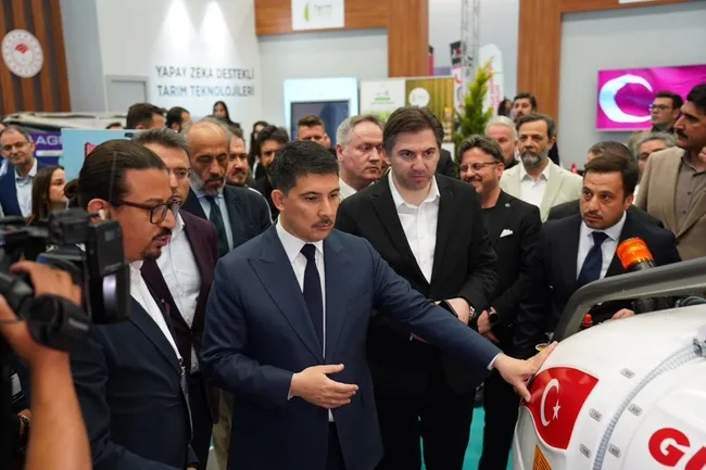 verimlilik-ve-teknoloji-fuarinda-hasan-dogana-yogun-ilgi-turkiye-dipten-gelen-buyuk-bir-degisim-yasiyor-1745831863847.jpg Hasan Doğan, Verimlilik ve Teknoloji Fuarı'na katıldı: Türkiye dipten gelen büyük bir değişim yaşıyor