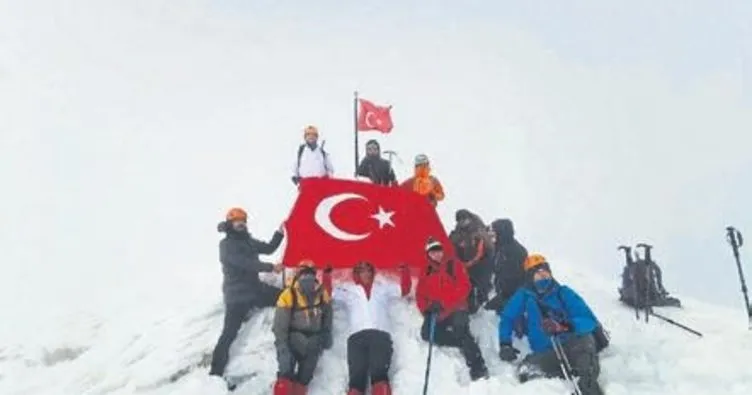 Teşekkür için zirveye çıktılar