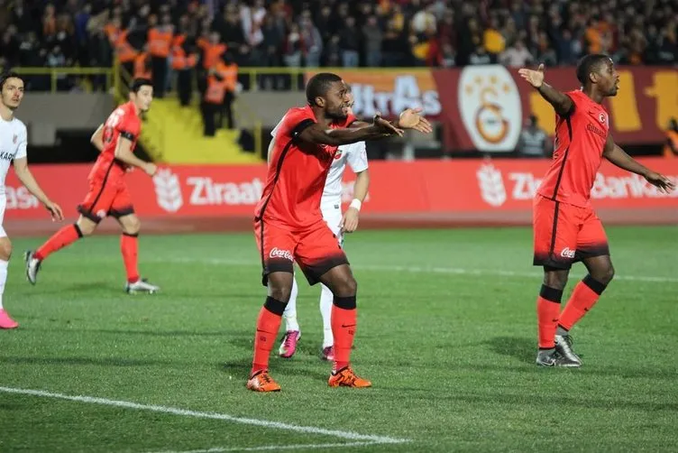 Karşıyaka-Galatasaray maçından kareler