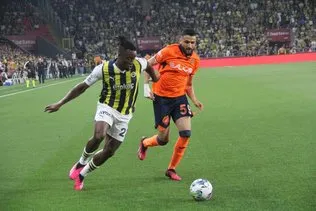 Son dakika haberleri: Fenerbahçe-Başakşehir maçında olay hareket! Caner Erkin’den Emre Belözoğlu’na şok tepki...