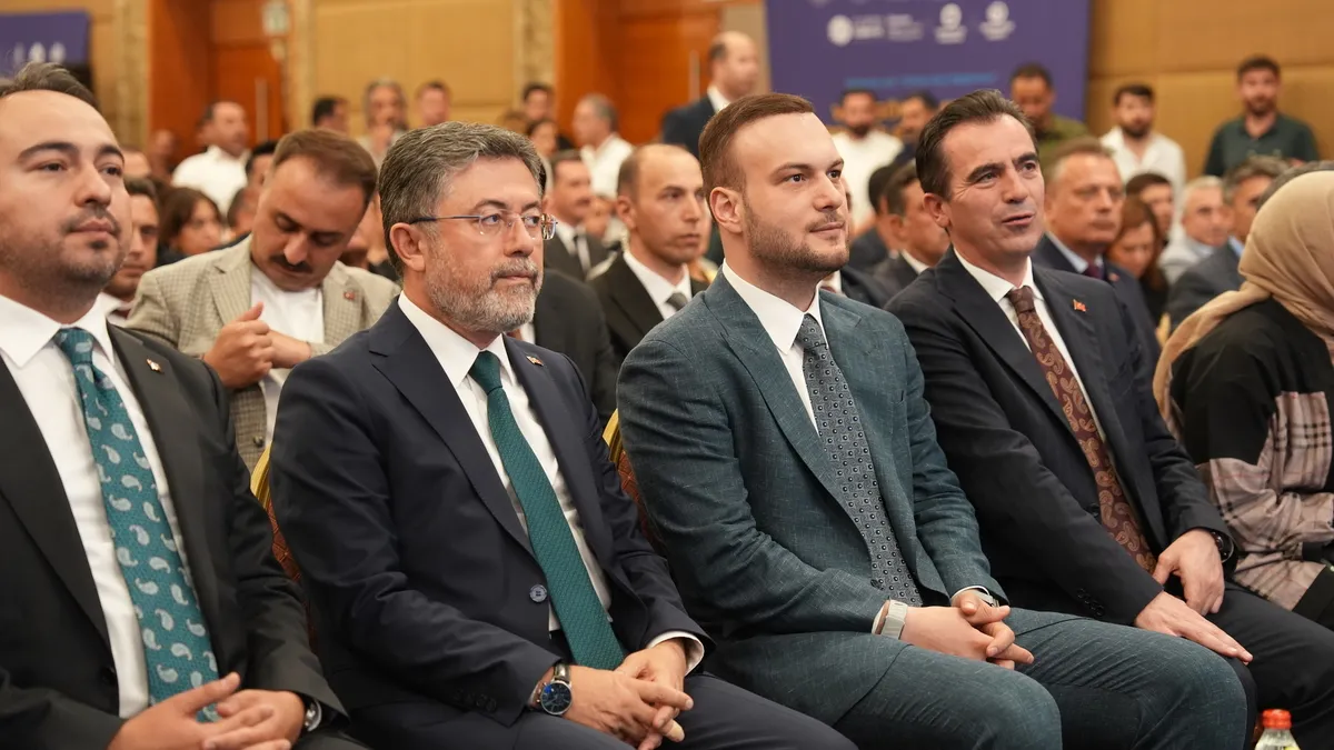 Van Gölü Havzası'nın korunması için hazırlanan Ortak Akıl Raporu'nu gösteren bir görsel.