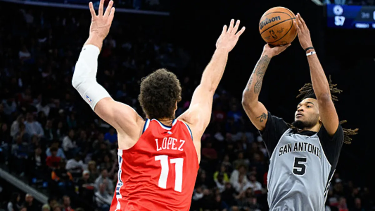NBA'de Spurs, Clippers'i yenerek üst üste 11. galibiyetini aldı NBA'de Spurs, Clippers'i yenerek üst üste 11. galibiyetini aldı