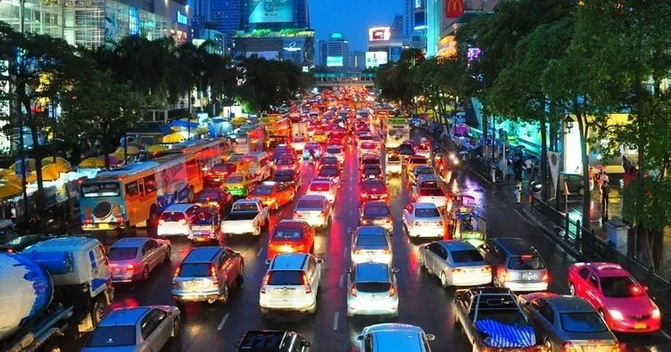 İstanbul’da kısıtlama öncesi trafik yoğunluğu yüzde 60’a ulaştı