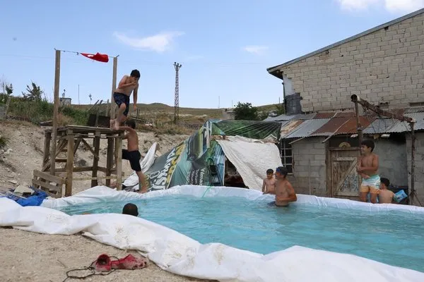 ogretmen-berhanin-koy-havuzu-cocuklarin-yaz-nesesi-oldu-1753079949335.jpg