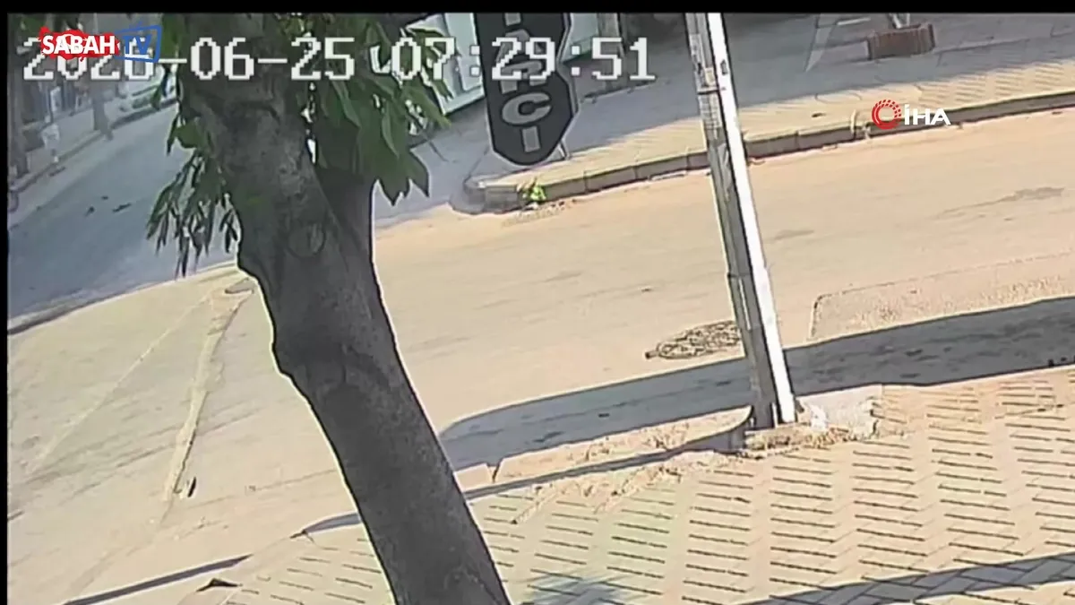 Eskişehir’de feci kaza: 9 kişinin yaralandı! Kaza anı kamerada videosunu izle Eskişehir’de feci kaza: 9 kişinin yaralandı! Kaza anı kamerada videosunu izle