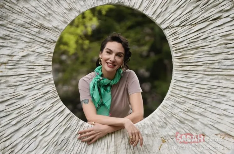 Birce Akalay’dan yepyeni paylaşım! Birce Akalay takipçilerini çocukluk yıllarına götürdü!