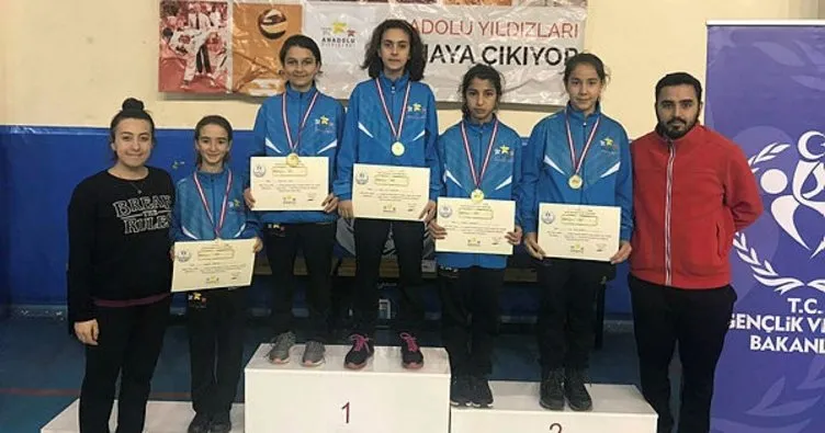 Badminton’da Erzincan rüzgarı