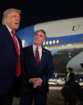 Trump Macron’un mesajlarını ifşa etti!