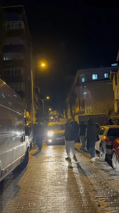 İstanbul Küçükçekmece’de 7 katlı bina tahliye edildi!