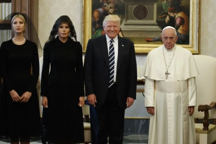 ABD Başkanı Trump ’yeni Papa’ oldu! O fotoğraf olay oldu