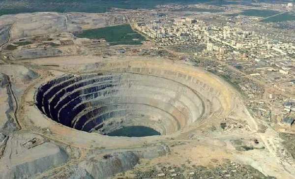 Dünyanın en büyük 7 deliği