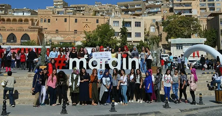Şırnaklı gençler, Mardin’in tarihi yerlerini gezdi