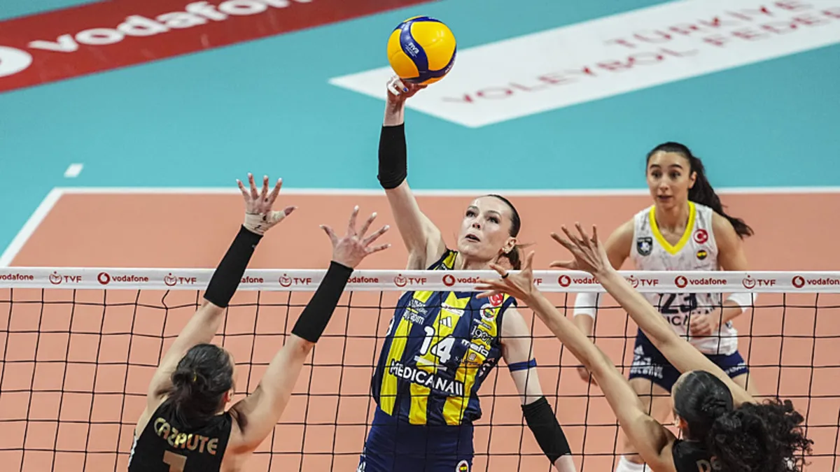 VakıfBank şampiyonluk, Fenerbahçe seriyi uzatmak için sahaya çıkıyor VakıfBank şampiyonluk, Fenerbahçe seriyi uzatmak için sahaya çıkıyor