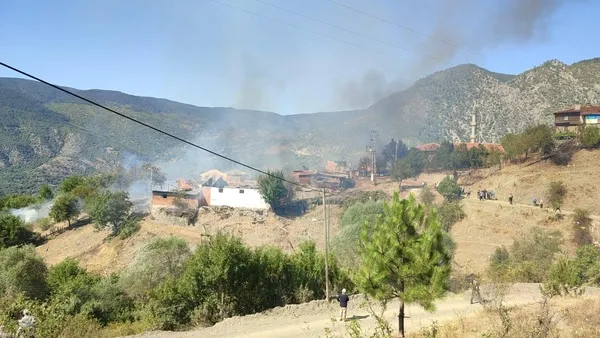 kastamonudaki-koy-yangini-devam-ediyor-10-ev-3-ahir-yandi-1694961568453.jpeg