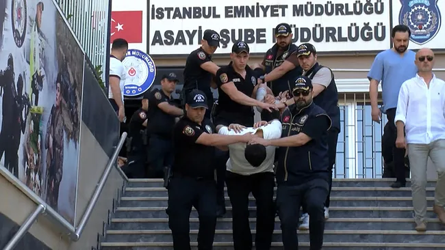 erhan-karaalin-kacirilmasina-iliskin-sorusturmada-yeni-gelisme-10-supheli-tutuklandi-1782496149389.jpeg Erhan Karaal'ın kaçırılmasına ilişkin soruşturmada yeni gelişme: 10 şüpheli tutuklandı